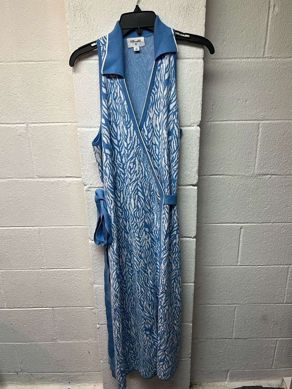 Diane Von Furstenberg Light Blue Printed Wrap Swim Coverup - Picture 2 of 6